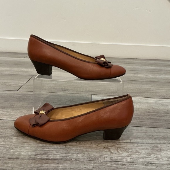 Vintage Raspini Leather Pumps Bow Accent Heel Brown Classic Shoes 24 EE sz 7 US - Picture 2 of 10